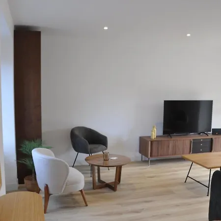 285 - De La Rue Du Chateau